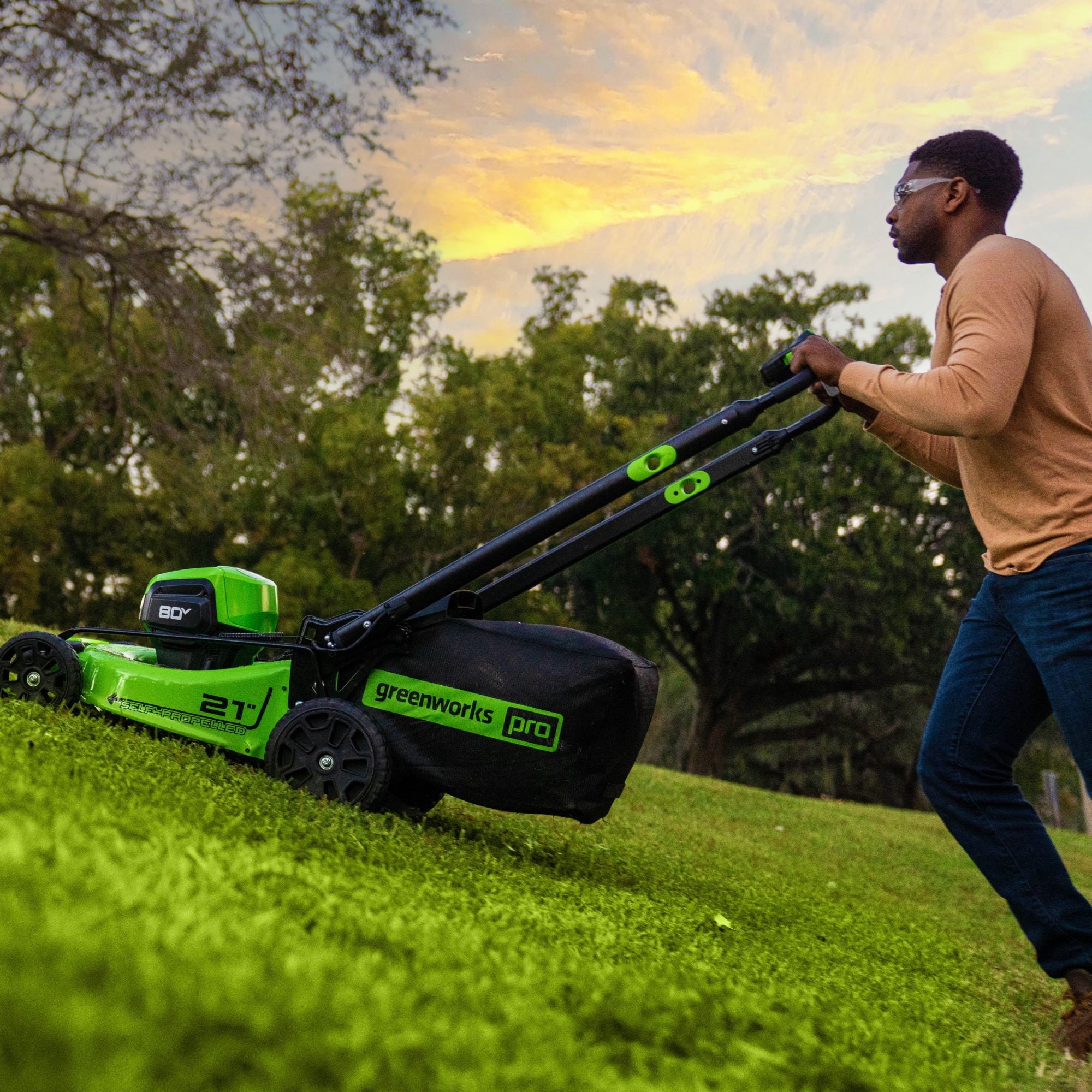 Greenworks 80V 21 Brushless Cordless Self-Propelled Lawn Mower, 4.0 Ah Battery and Rapid Charger Included