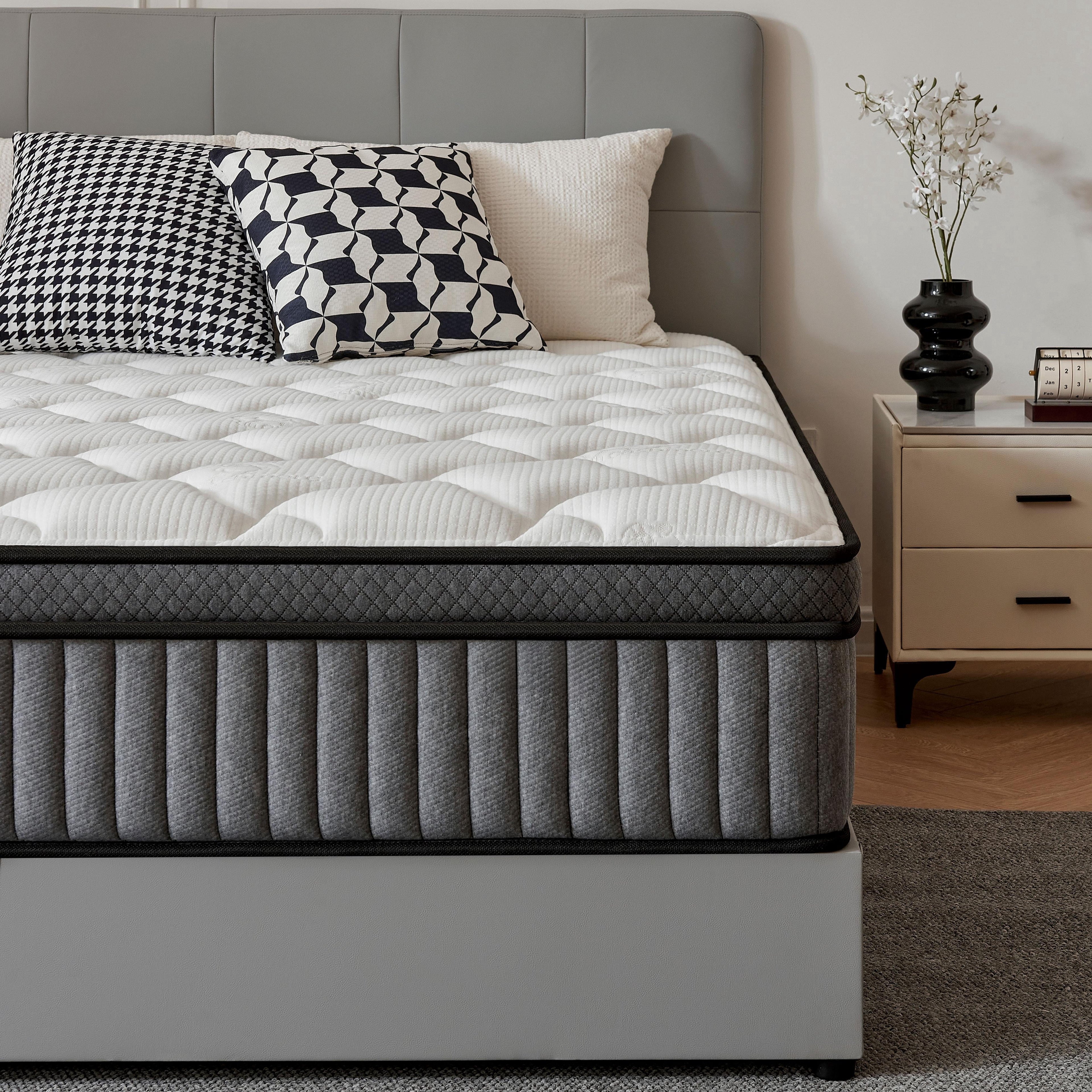 Giovanly 12 inch Queen Hybrid Mattress in a Box, Memory Foam and Individually Wrapped Pocket Coils, Medium Firm, Motion Isolation & Edge Support, Breathable Cooling, CertiPUR-US & OEKO-TEX Certified