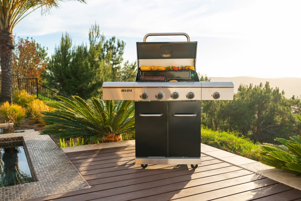 Nexgrill 4-Burner Dual Fuel Gas Grill with Side Burner and Griddle Insert, 627 SQ In Total Cooking Space, 59,000 BTUs Output, BBQ Grill Perfect for Outdoor Gatherings - 720-0958HE