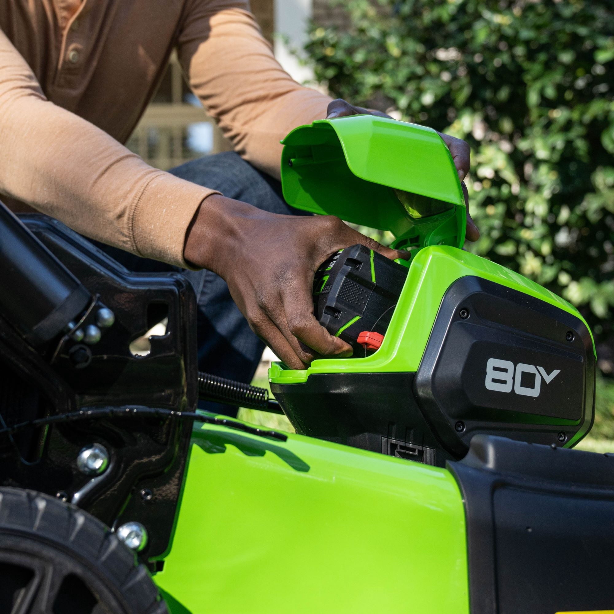 Greenworks 80V 21 Brushless Cordless Self-Propelled Lawn Mower, 4.0 Ah Battery and Rapid Charger Included